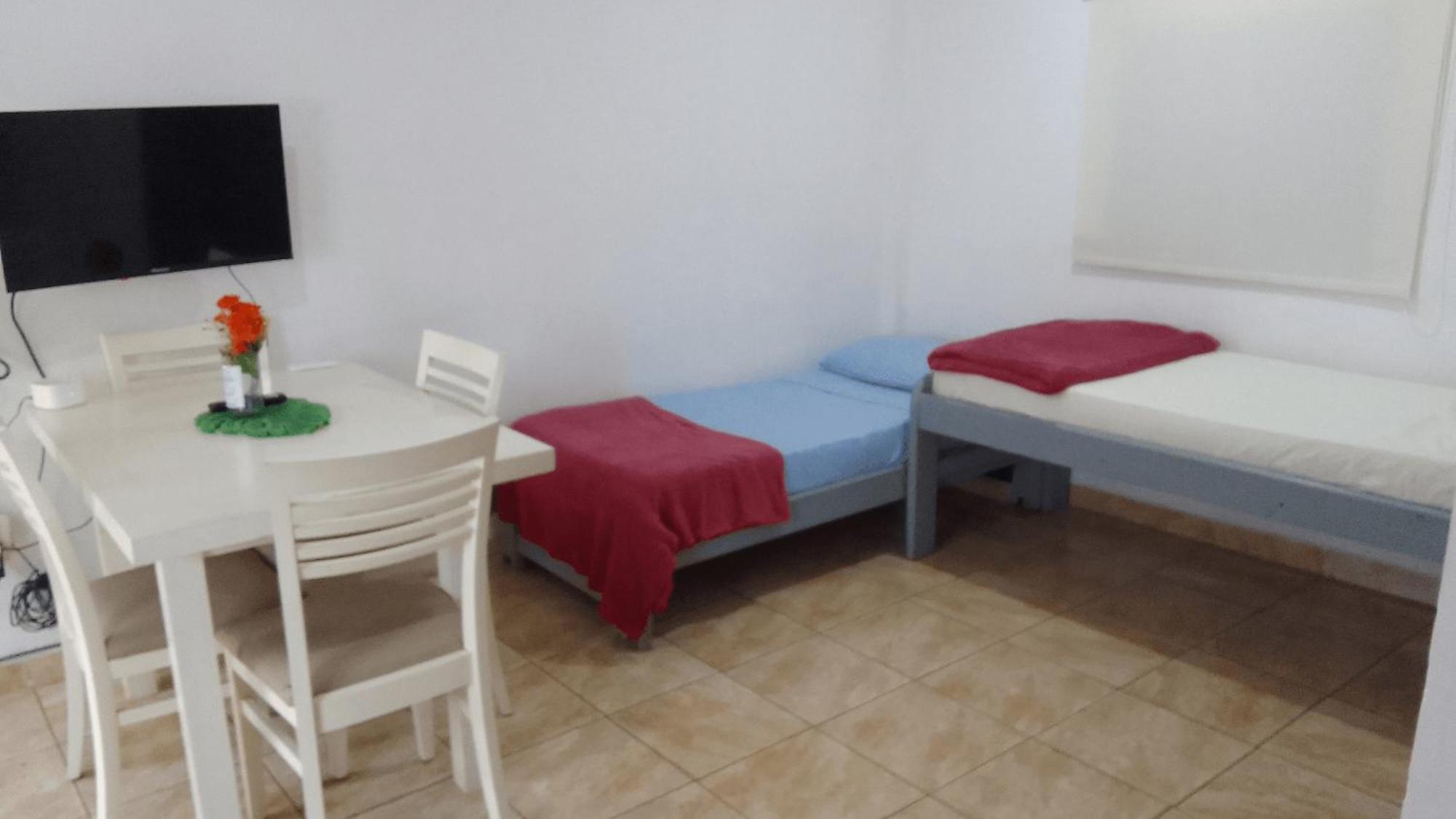 Sencillo Alojamiento Entrando A La Ciudad Apartman Posadas Kültér fotó